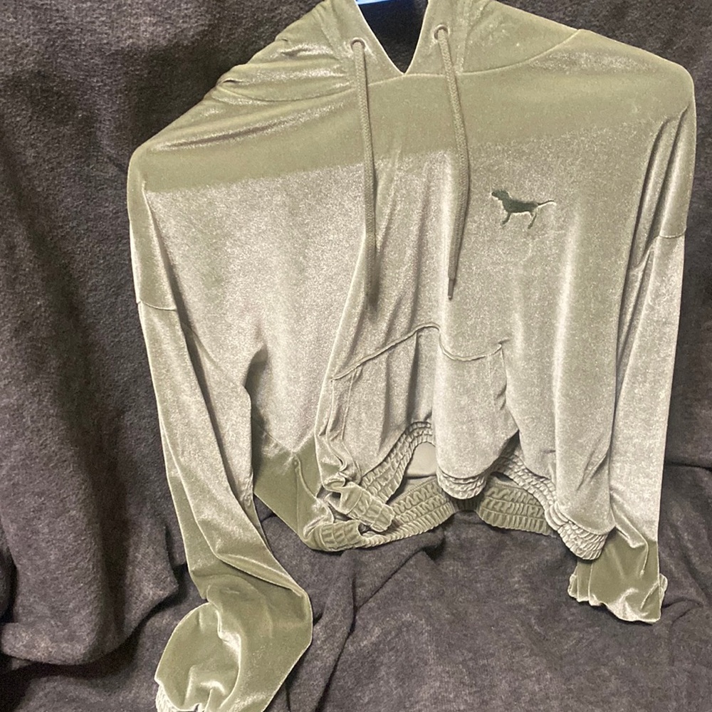 Velvet VS pink cropped hoodie